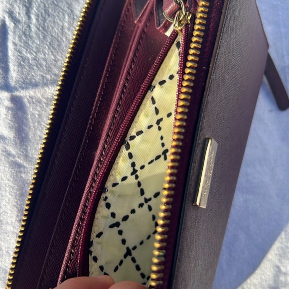 Kate Spade Full Zip Wallet - Picture 5 of 9